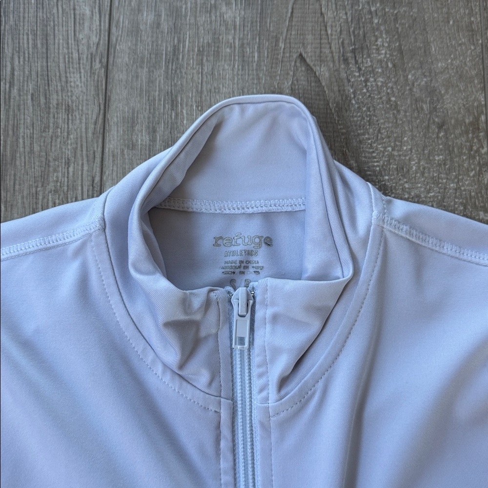 Light White Zip-Up Jacket - Picture 3 of 6